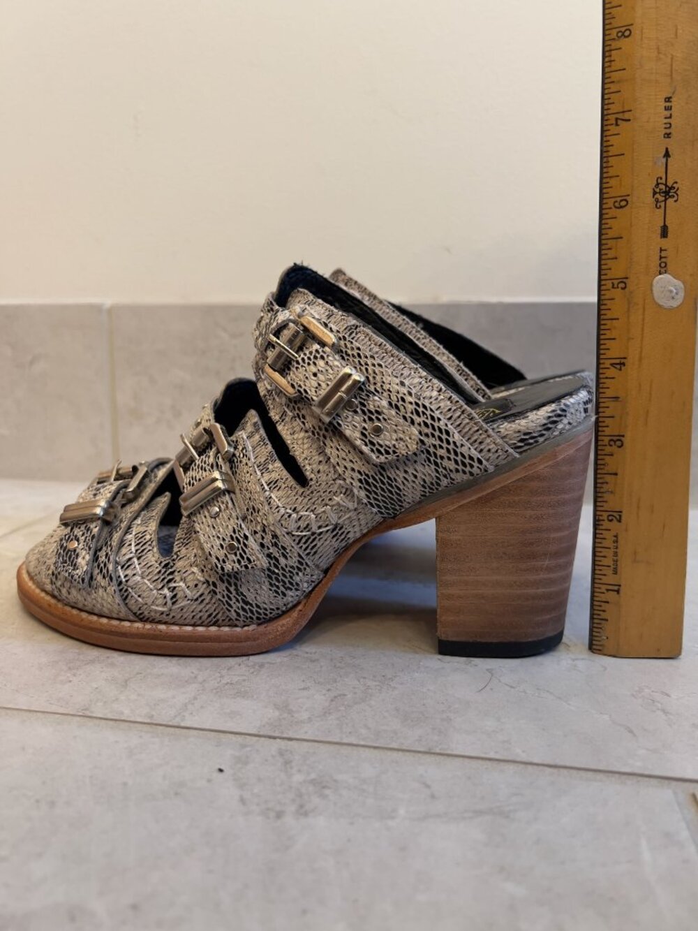 Freebird - Caitlyn - Size 7 - Picture 11 of 13
